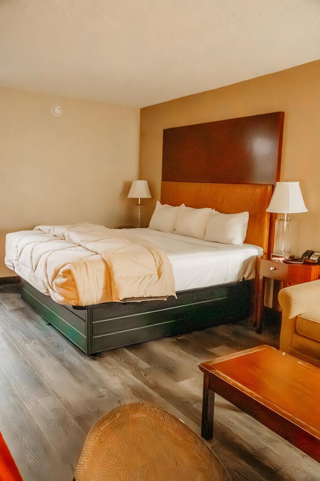 Country Garden & Suites Benton  Szoba fotó